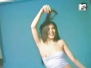 مرد با نونوجوانان بز ...