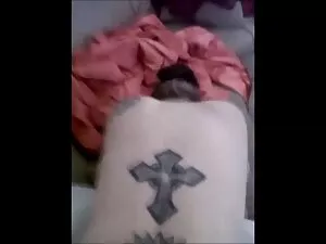 سگ ماده نوجوان بمکد, ...